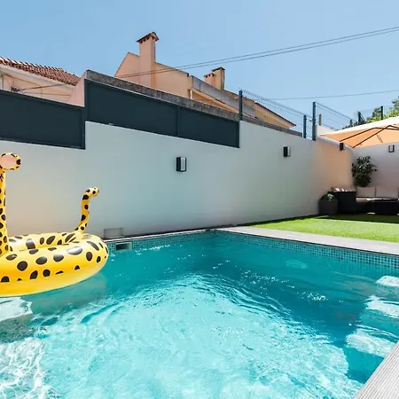 Luxury Villa With A Pool In The City - No Parties Allowed Lisbon Exterior photo